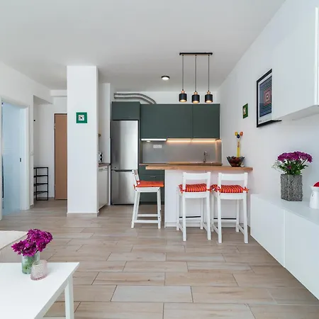 Apartment Mint *